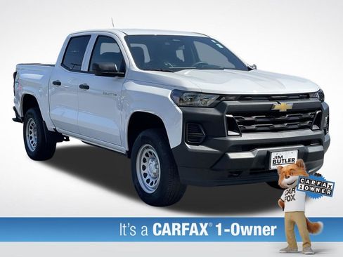 Used 2024 Chevrolet Colorado W/T w/ WT Convenience Package II image 2