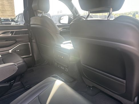 New 2026 Jeep Grand Wagoneer 4WD w/ Premium Group I image 32