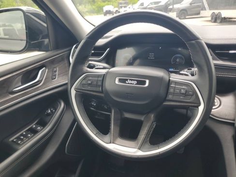 Used 2022 Jeep Grand Cherokee L Limited AWD/4WD image 7
