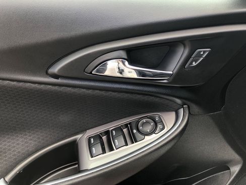 Used 2019 Chevrolet Malibu LT FWD image 17
