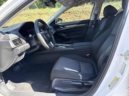 Used 2019 Honda Accord LX image 12