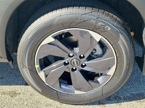 New 2026 Nissan Rogue SV image 7