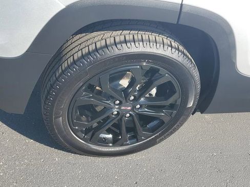 Certified 2022 GMC Terrain SLE w/ Driver Convenience Package FWD image 5