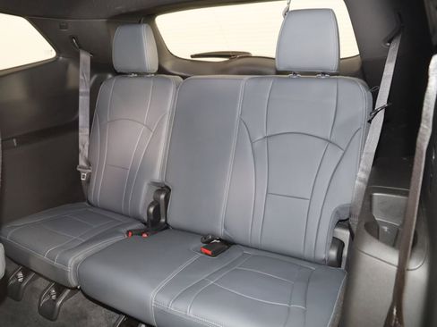 Used 2023 Buick Enclave Essence AWD/4WD image 47