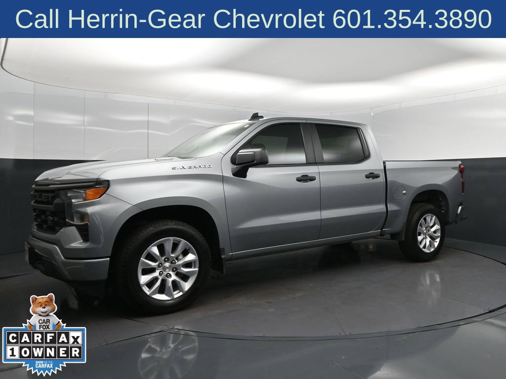 Used 2025 Chevrolet Silverado 1500 Custom w/ LPO, Dark Essentials Package RWD image 3