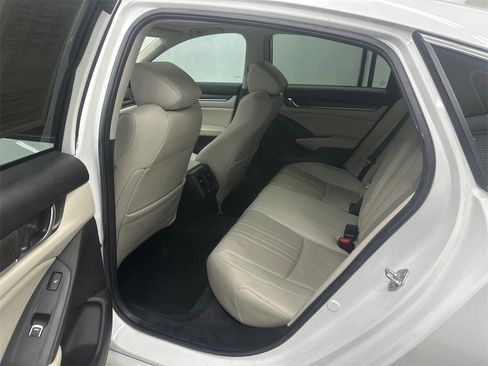 Used 2021 Honda Accord Touring image 21