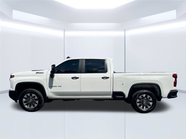 Used 2024 Chevrolet Silverado 2500 Custom w/ Custom Convenience Package AWD/4WD image 4