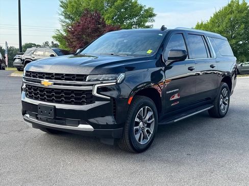 Used 2024 Chevrolet Suburban LS w/ Driver Alert Package RWD image 7