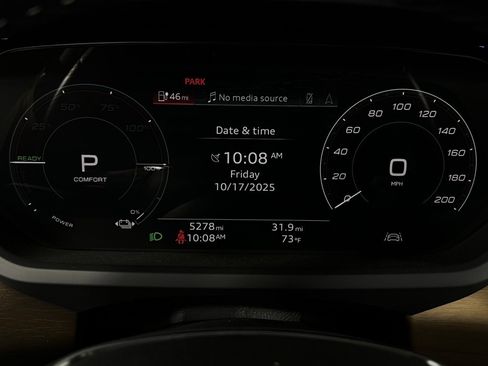 Used 2024 Audi e-tron GT Premium Plus image 17