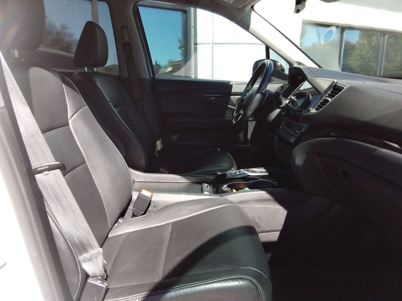 Used 2022 Honda Pilot Touring image 13
