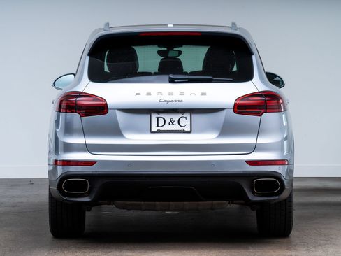 Used 2016 Porsche Cayenne AWD/4WD image 5
