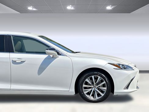 Used 2021 Lexus ES 300h w/ Accessory Package FWD image 34