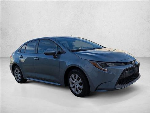 Used 2020 Toyota Corolla LE image 3