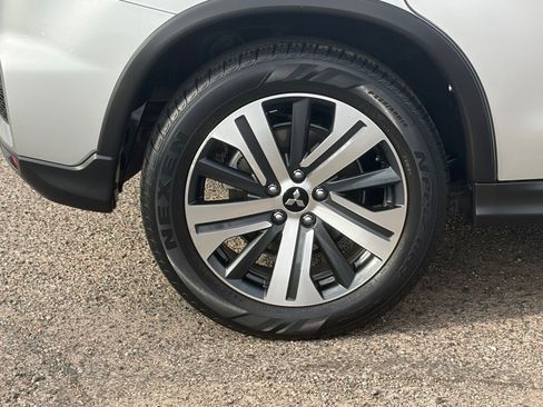 Used 2023 Mitsubishi Outlander Sport ES AWD/4WD image 9