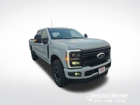 New 2026 Ford F250 Platinum w/ FX4 Off-Road Package AWD/4WD image 4