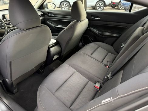 Used 2022 Nissan Altima 2.5 S FWD image 14