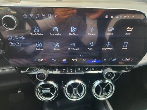 Used 2024 Chevrolet Blazer EV LT image 16