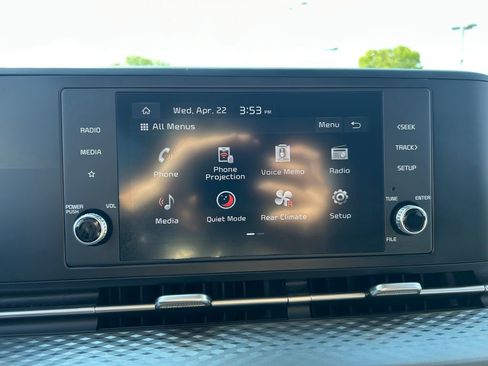 Used 2023 Kia Carnival LX FWD image 12