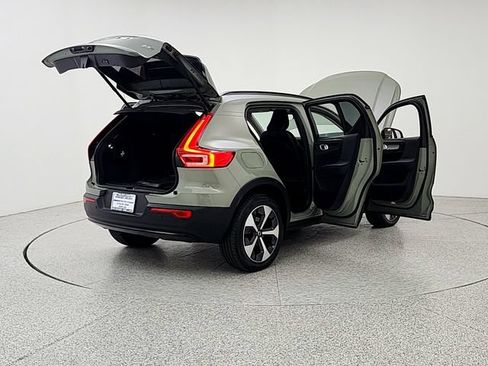 Certified 2024 Volvo XC40 B5 Core AWD/4WD image 11