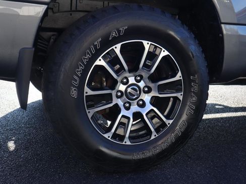 Used 2021 Nissan Titan SV w/ SV Convenience Package image 37