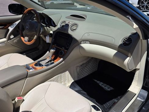 Used 2012 Mercedes-Benz SL 550 image 16