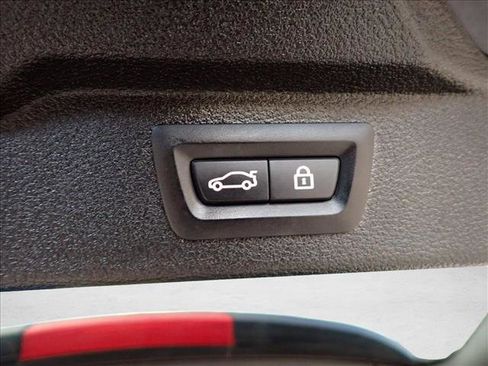 Used 2018 BMW X5 xDrive40e image 8