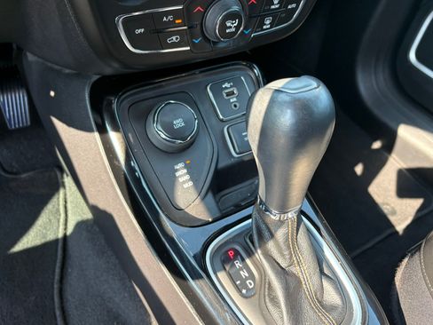 Used 2020 Jeep Compass Limited AWD/4WD image 20