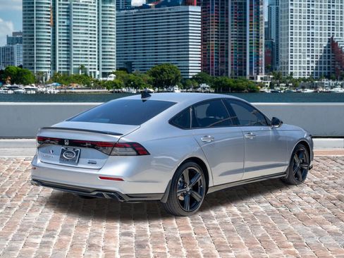 Used 2025 Honda Accord Sport image 5