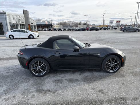 Used 2016 MAZDA MX-5 Miata Grand Touring image 2