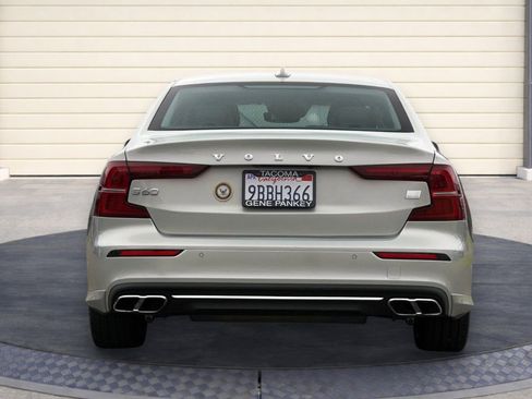 Used 2022 Volvo S60 T8 Inscription image 7