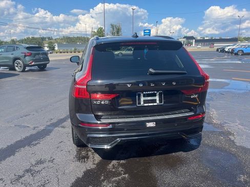 Used 2023 Volvo XC60 B5 Plus image 5