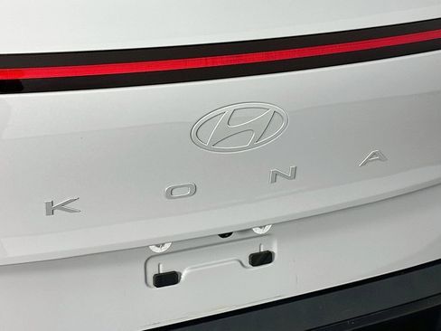 Used 2025 Hyundai Kona SE FWD image 25