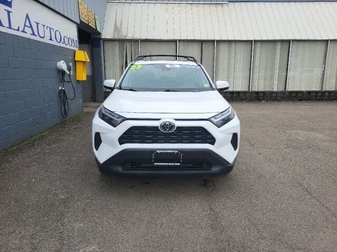 Used 2023 Toyota RAV4 XLE w/ Convenience Package image 4