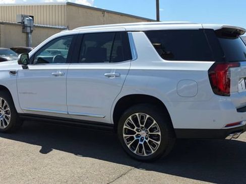 New 2026 GMC Yukon Denali w/ Denali Reserve Package AWD/4WD image 7