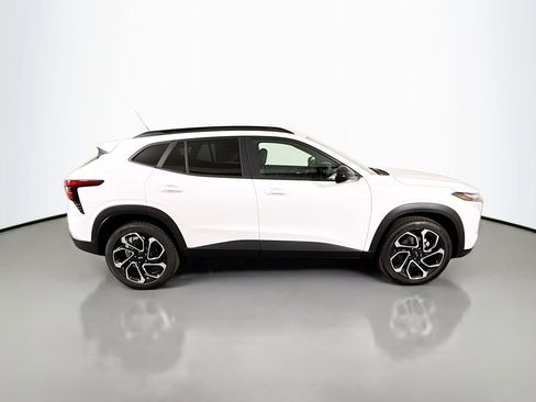New 2026 Chevrolet Trax RS w/ Sunroof Package FWD image 8
