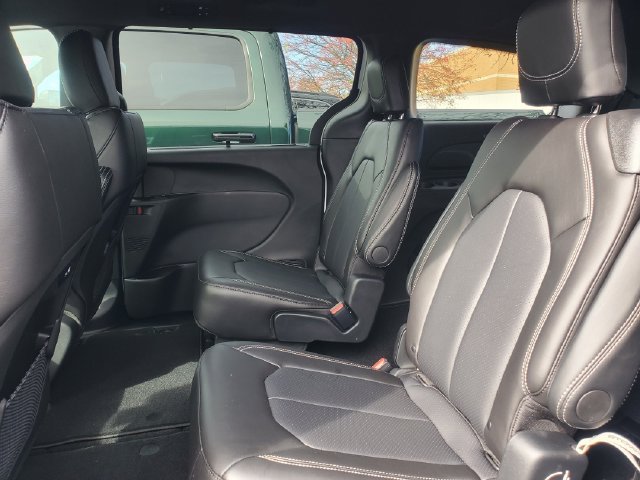 New 2027 Chrysler Pacifica Select FWD image 26