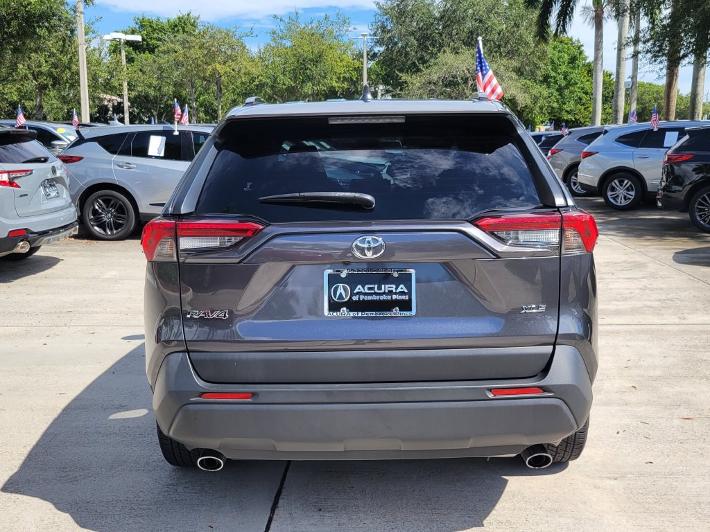 Used 2019 Toyota RAV4 XLE Premium FWD image 6