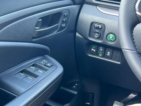 Used 2025 Honda Passport EX-L image 20