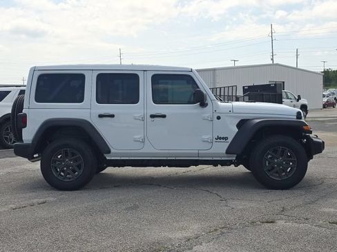 Used 2025 Jeep Wrangler Unlimited Sport AWD/4WD image 6