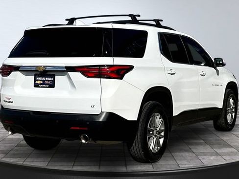 Used 2023 Chevrolet Traverse LT FWD image 7