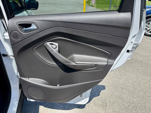 Used 2017 Ford Escape SE w/ Equipment Group 201A AWD/4WD image 31