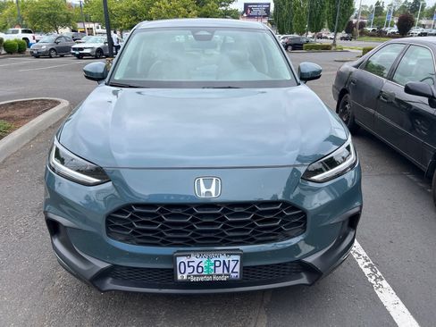 Used 2024 Honda HR-V LX image 2