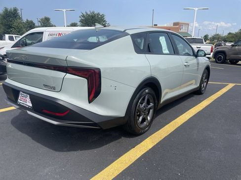 Used 2025 Kia K4 FWD image 34