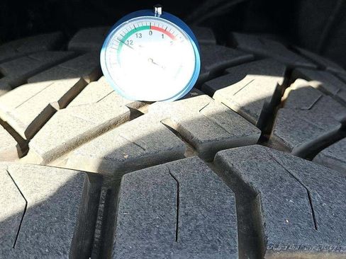 Used 2022 GMC Sierra 1500 AT4 w/ AT4 Premium Package image 18