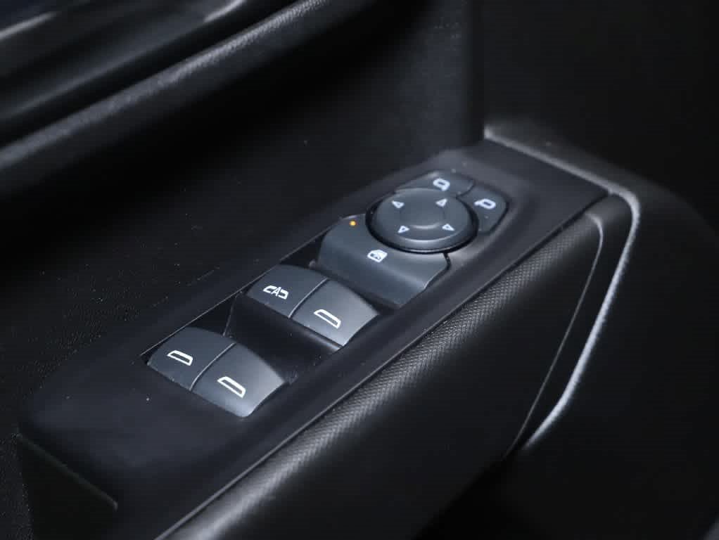 Used 2019 GMC Sierra 1500 4x4 Crew Cab w/ Convenience Package image 16