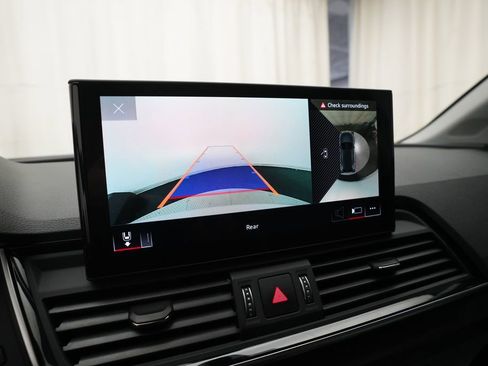 Used 2024 Audi Q5 e Premium Plus w/ Premium Plus Package image 21