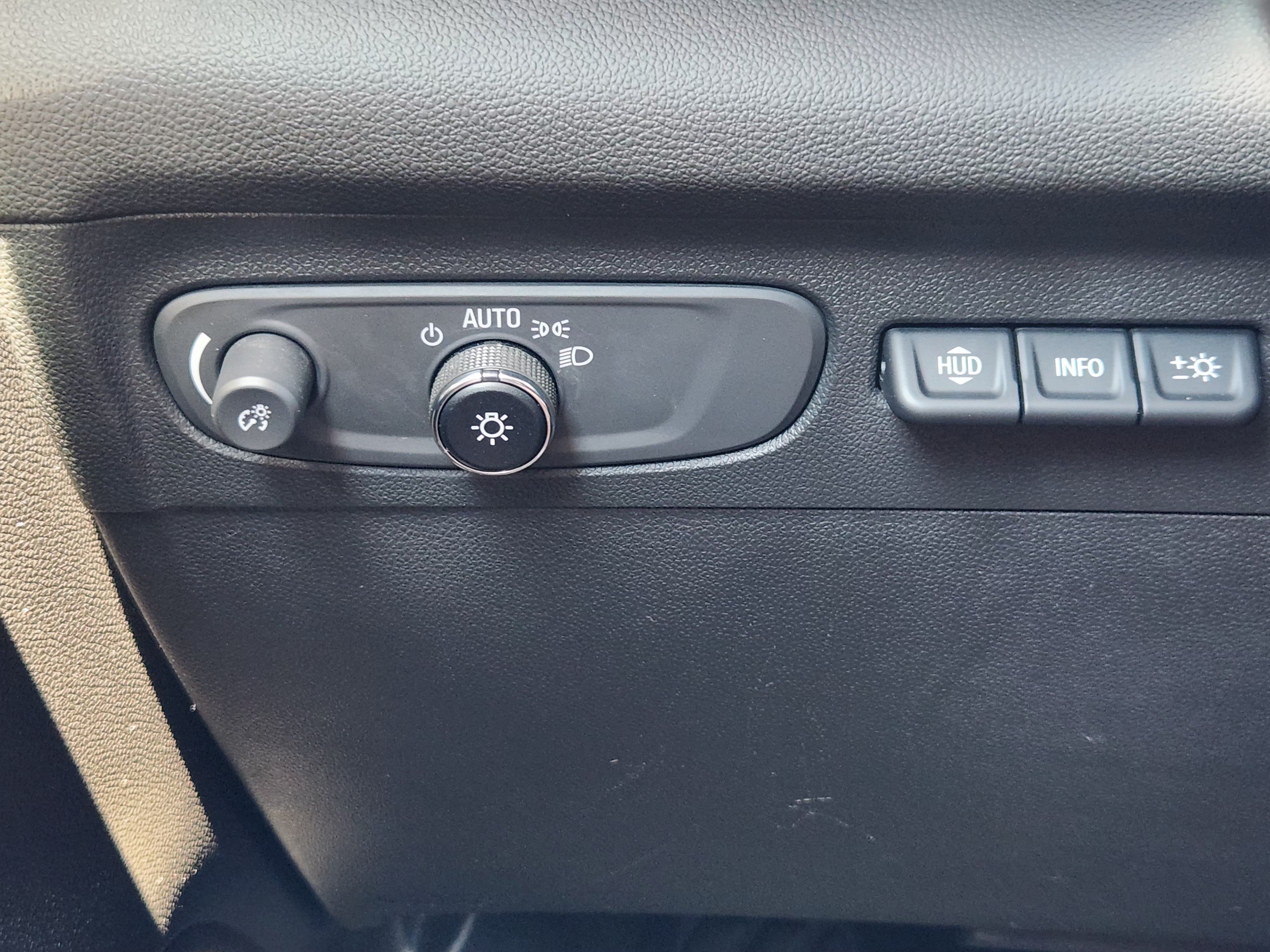 Used 2023 Buick Envision Avenir AWD/4WD image 23