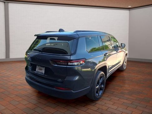 Used 2023 Jeep Grand Cherokee L Laredo AWD/4WD image 5