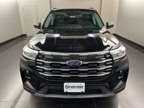 New 2025 Ford Explorer Active w/ Active Comfort Package image 2