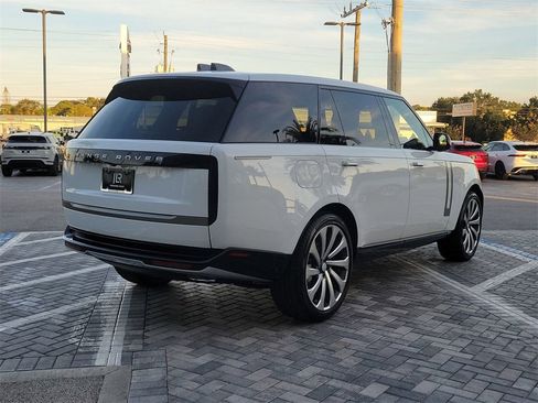 New 2025 Land Rover Range Rover Long Wheelbase SE image 5